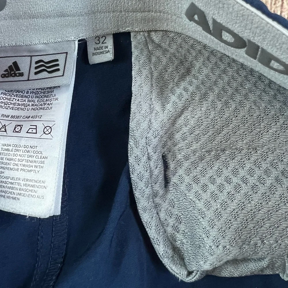 Mens Adidas Ultimate 365 Golf Shorts Blue Flat Front Chino Stretch Size 32 - Picture 6 of 7